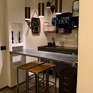 Fra Storia E Modernità Appartamento
